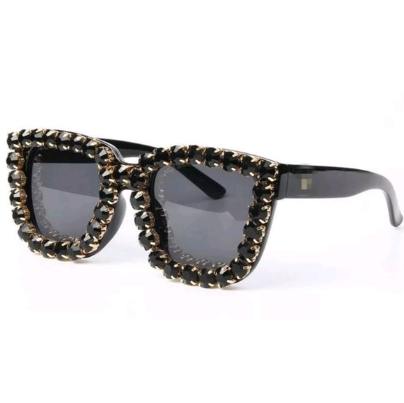 Stunning Black Stone Studded Frame Sunglasses! - Picture 2 of 5